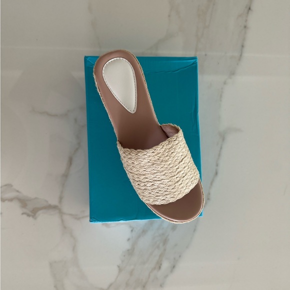 Platform Wedge Slip-On Raffia Sandals. Size 8. Never Been Worn. - Picture 5 of 5